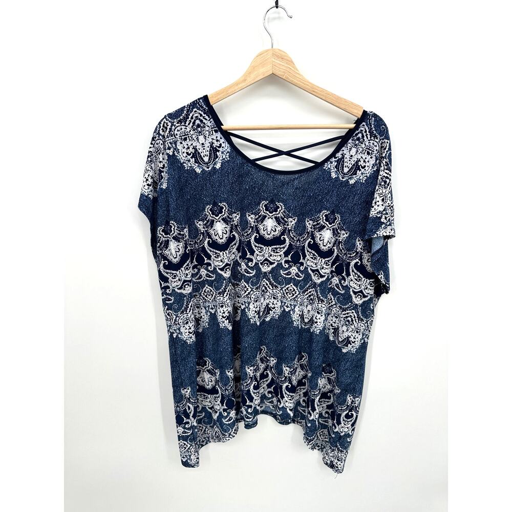 Westport Women 2X Blue Printed Scoop Neck Short Sleeve Shark Hem Blouse Top